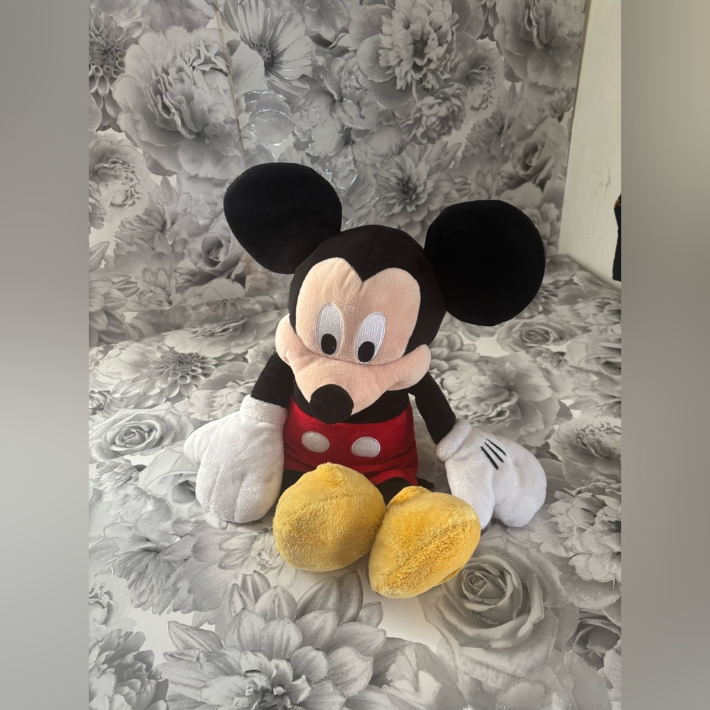 Disney Store Authentic Mickey Mouse - Picture 2 of 9